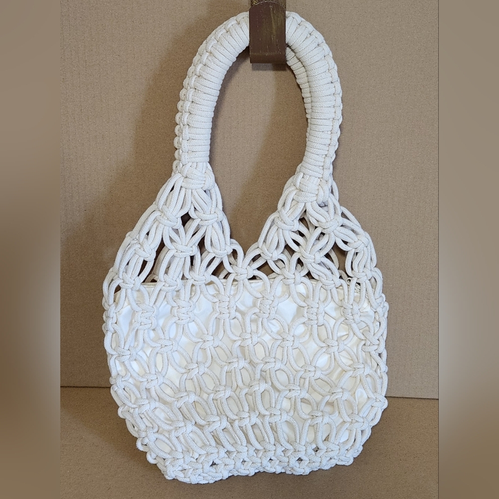 Cream Crochet Tote with Elegant Open-Weave Design
